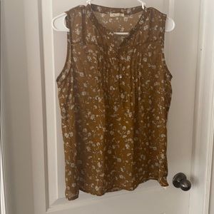 Yellow Chair linen shirt.